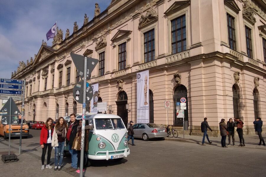 Berlin: Private Sightseeing Tour in Iconic Oldtimer VW Bus - Should you book it: my practical call