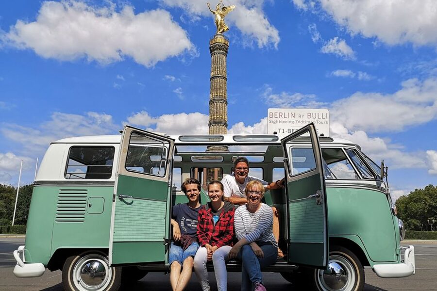 Berlin: Private Sightseeing Tour in Iconic Oldtimer VW Bus - Photo booklet: the secret weapon for remembering what you saw