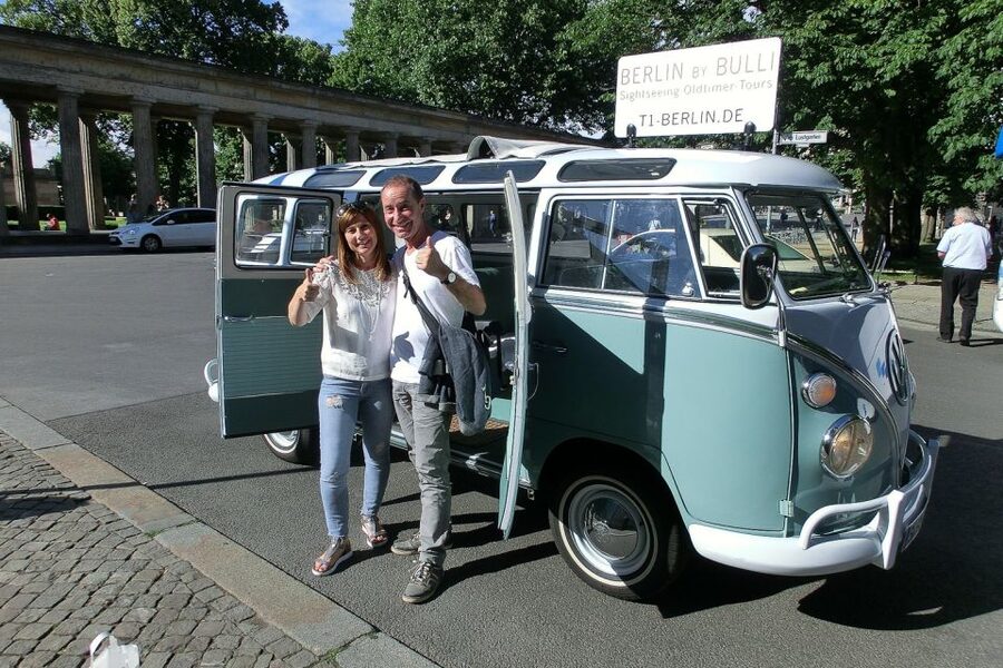 Berlin: Private Sightseeing Tour in Iconic Oldtimer VW Bus - Comfort details that matter on a vintage-vehicle tour