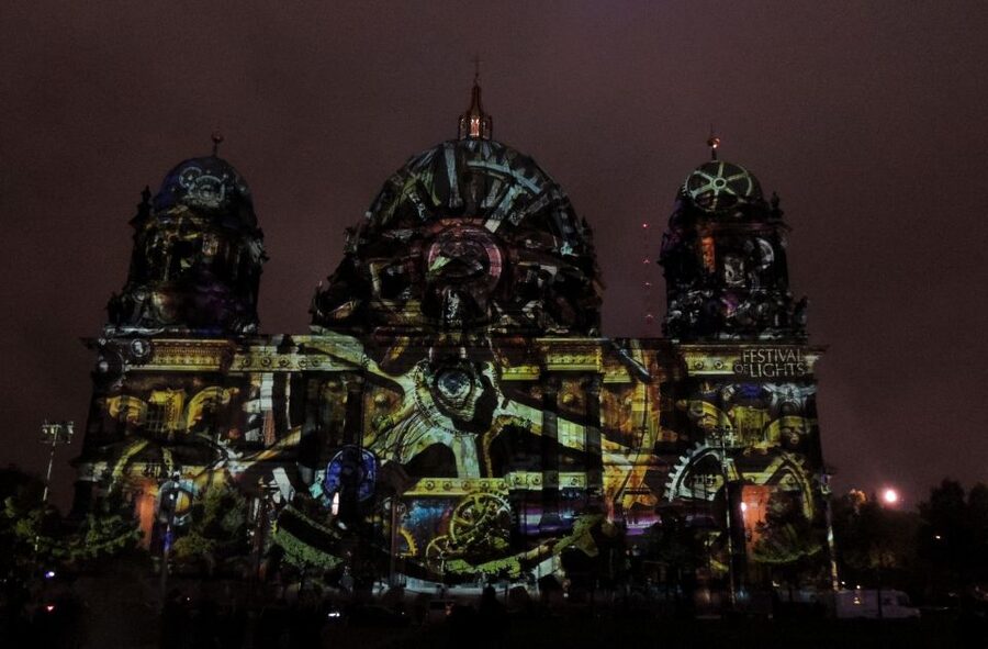 Berlin: Private Walking Tour with a Local - What the Walking Portion Feels Like: Photo Stops, Sightseeing, and Real Stories