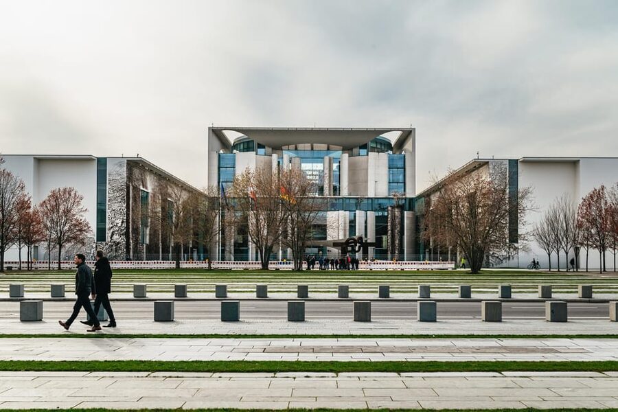 Berlin: Reichstag, Dome and Government District Guided Tour - Value for $18: official access plus a guide who keeps it human