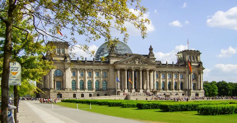 Berlin: Reichstag, Plenary Chamber, Cupola & Government Tour - Getting Into the Reichstag: Security, Names, and a Smooth Flow