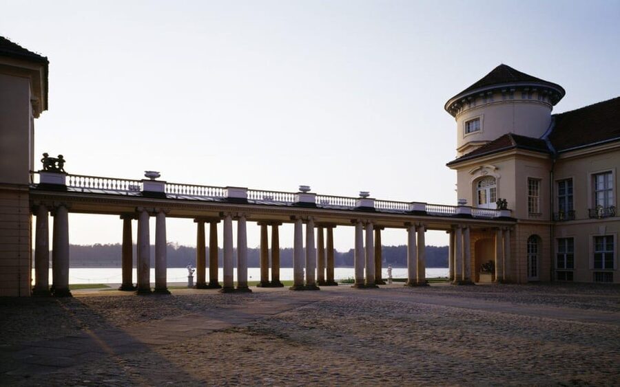 Berlin: Rheinsberg Palace Entrance Ticket - The 2-hour plan: palace first, literature museum included