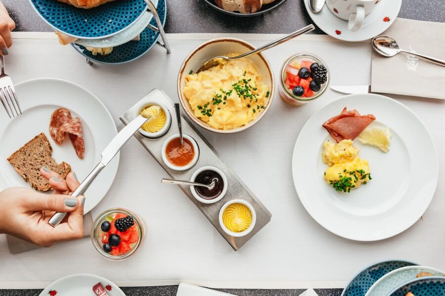 Berlin: Rooftop Breakfast at Käfer Restaurant Reichstag - Inside the Glass Dome: How the Audio Guide Helps You Plan
