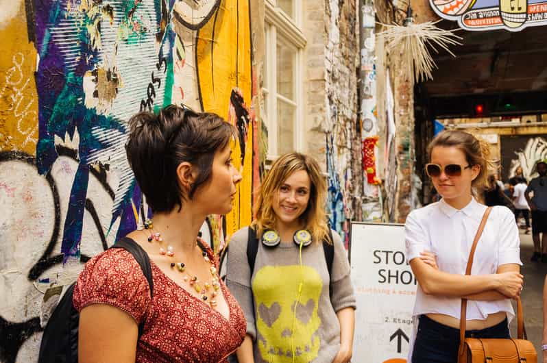 Berlin's Alternative Side: The Urban Jungle Tour - Courtyard Time: The Contemporary Art Stop Where It Survived