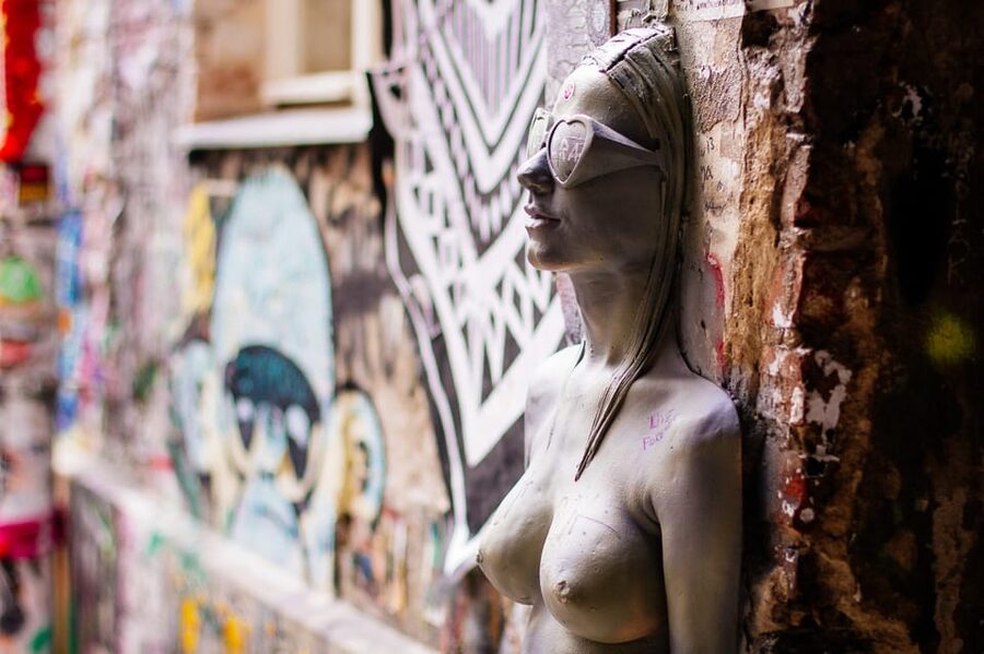 Berlin's Alternative Side: The Urban Jungle Tour - Urban Spree and the Beer Garden Break