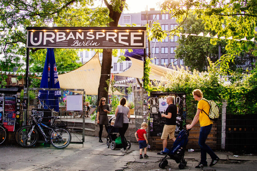 Berlin's Alternative Side: The Urban Jungle Tour - East Side Gallery Pass-By: Seeing the Wall Through Contemporary Art