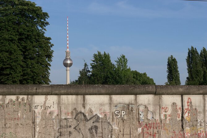 Berlin's Best: 2 Hour Walking Tour Third Reich and the Cold War - Fuhrerbunker area: the last days of 1945