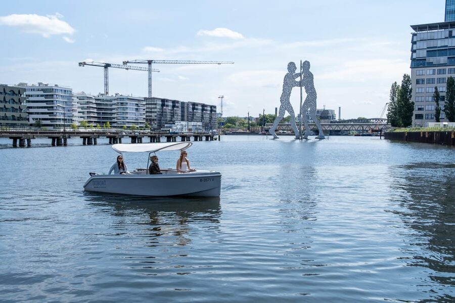 Berlin: Self-Drive Boat Tour - Picking the best time of day: sunset, golden hours, and picnic comfort