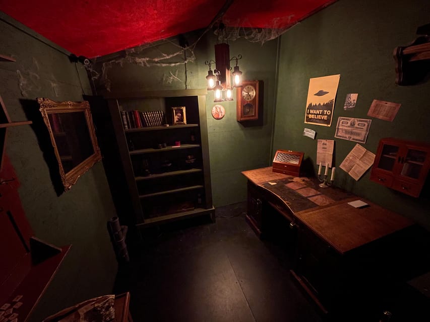 Berlin: “Shadow of the Rubber Duck” Escape Room Experience - The Wave Splash Effect: A Small Moment With Big Impact
