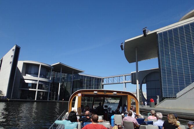 Berlin sightseeing boat tour on the Spree - Price and what you truly get for a one-hour cruise