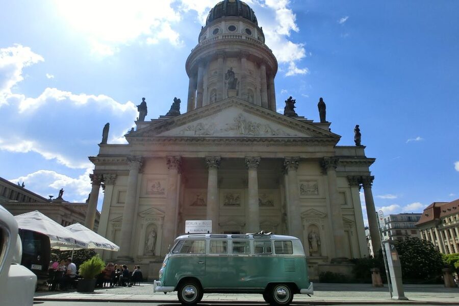 Berlin: Sightseeing Tour in Classic Volkswagen T1 Samba Bus - Lustgarten and Museum Island: the quick path through old Berlin landmarks