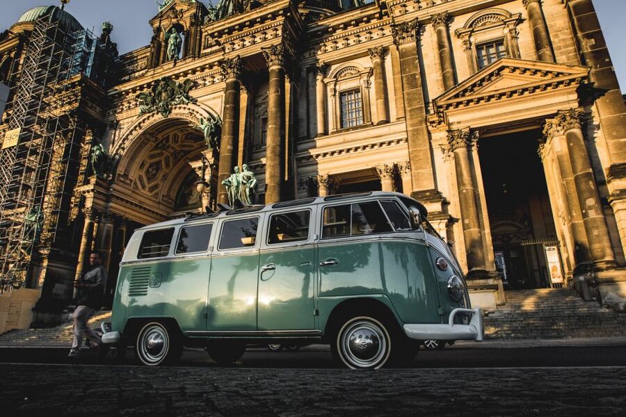 Berlin: Sightseeing Tour in Classic Volkswagen T1 Samba Bus - German Historical Museum and Neue Wache: moving from collections to meaning