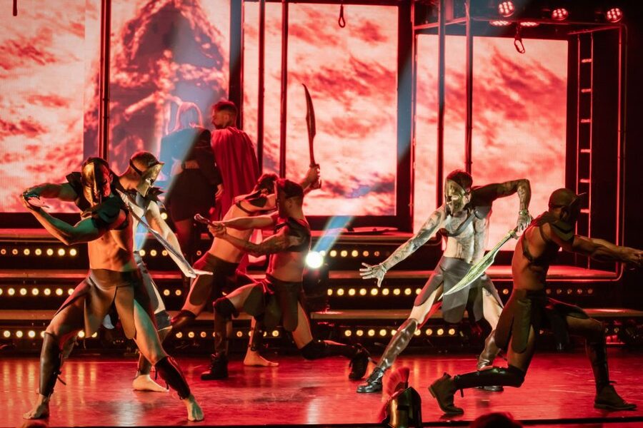 Berlin: SIXX PAXX Theater Show - Who should book SIXX PAXX in Berlin, and who might not