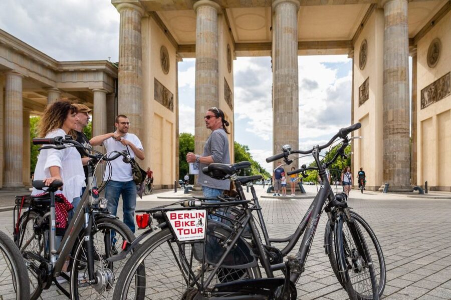 Berlin: Small Group Bike Tour Through City Center - Alexanderplatz Highlights: Red Town Hall, TV Tower, Neptune Fountain, World Clock