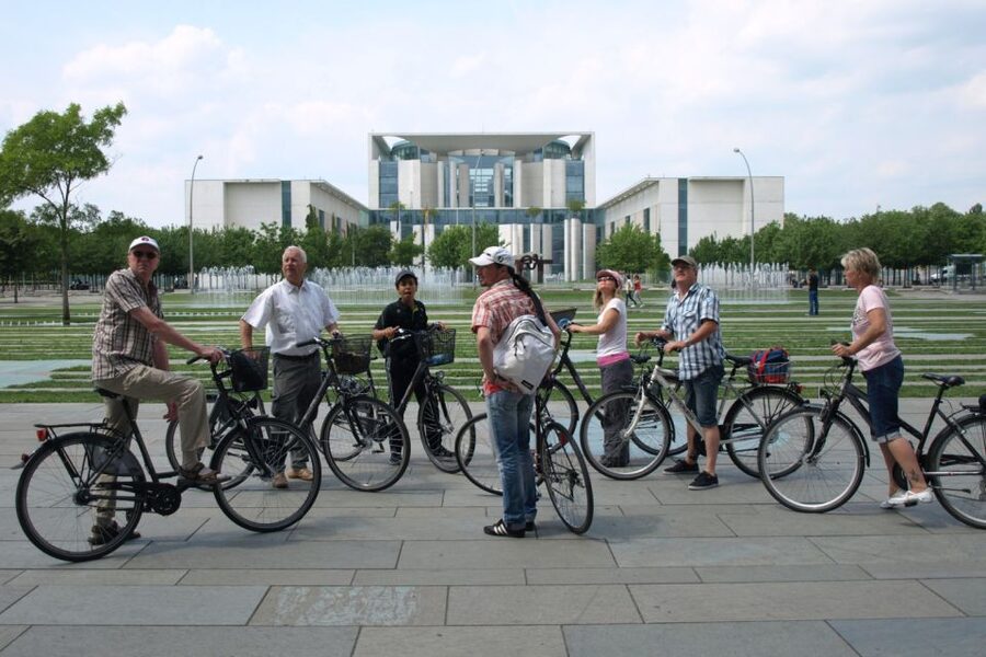 Berlin: Small Group Bike Tour Through City Center - Meeting at 75 Bornholmer Straße: Start Where Berlin’s Split Ended