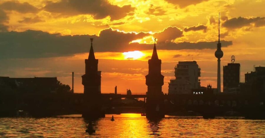 Berlin: Solar Powered Sunset Catamaran Cruise & Audio Guide - The Solar-Electric Advantage: Quiet Views Over Engine Noise
