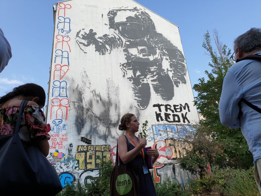 Berlin: Street Art and Alternative Tour - East Side Gallery: History Painted in Full View
