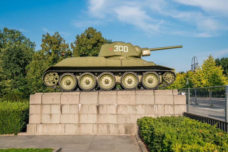 Berlin: Third Reich and Cold War 2 Hour Walking Tour - Reichstag stop: the 1933 Reichstag Fire and why it changed the game