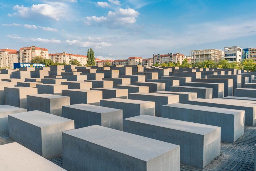 Berlin: Third Reich and Cold War 2 Hour Walking Tour - Holocaust Memorial: facing the Memorial to the Murdered Jews of Europe