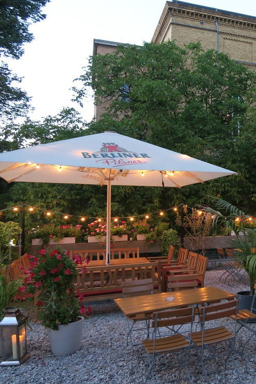 Berlin: Ticket for Bar Jeder Vernunft - Theater & Restaurant - Entering Bar Jeder Vernunfts mirror tent (and why the room matters)