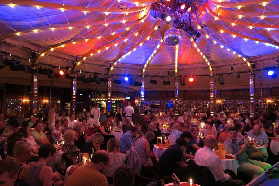 Berlin: Ticket for Bar Jeder Vernunft - Theater & Restaurant - A smart plan for the evening near Kurfürstendamm