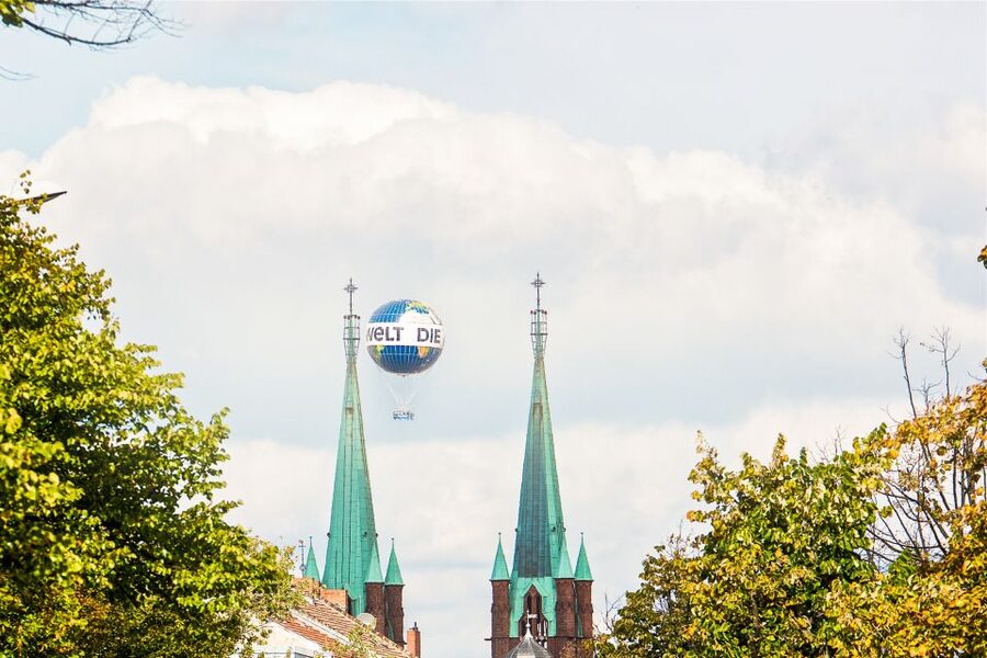 Berlin: Ticket for World Balloon with Perfect View - Best for families, height anxiety, and first-time Berlin bird’s-eye views