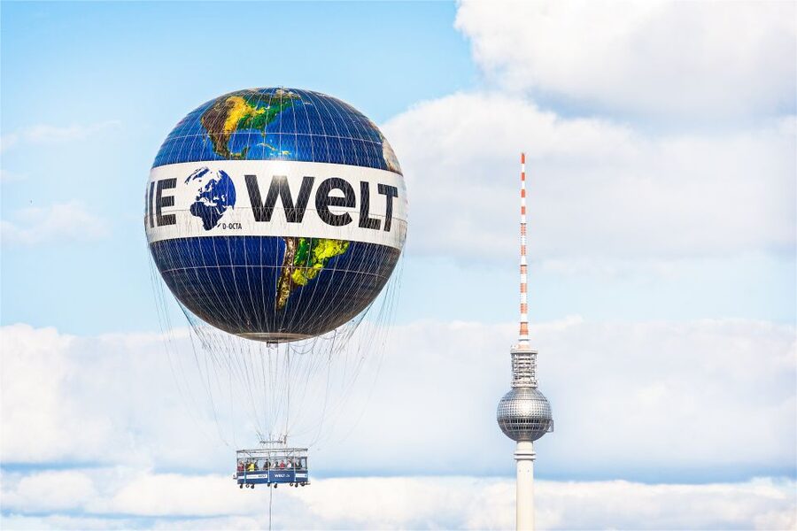 Berlin: Ticket for World Balloon with Perfect View - Where to meet: Šar Welt near Checkpoint Charlie