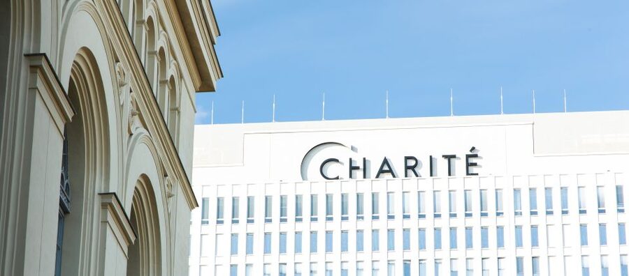 Berlin: walking tour about Charité - The Charité Bed House, why you only see the outside