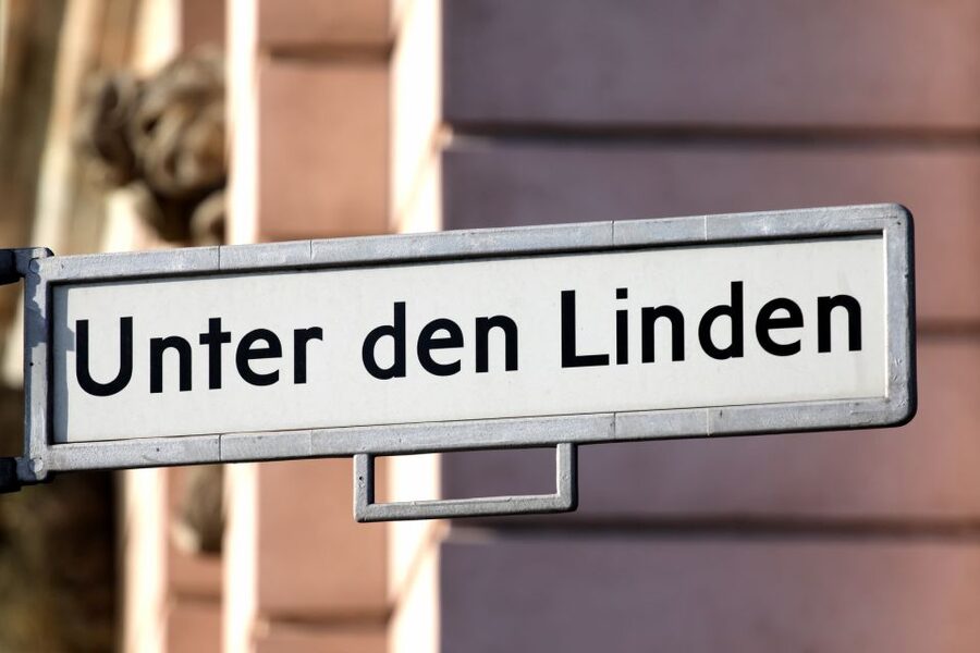 Berlin: Walking Tour of the Top 10 Sightseeing Attractions - How much time and walking you should plan for