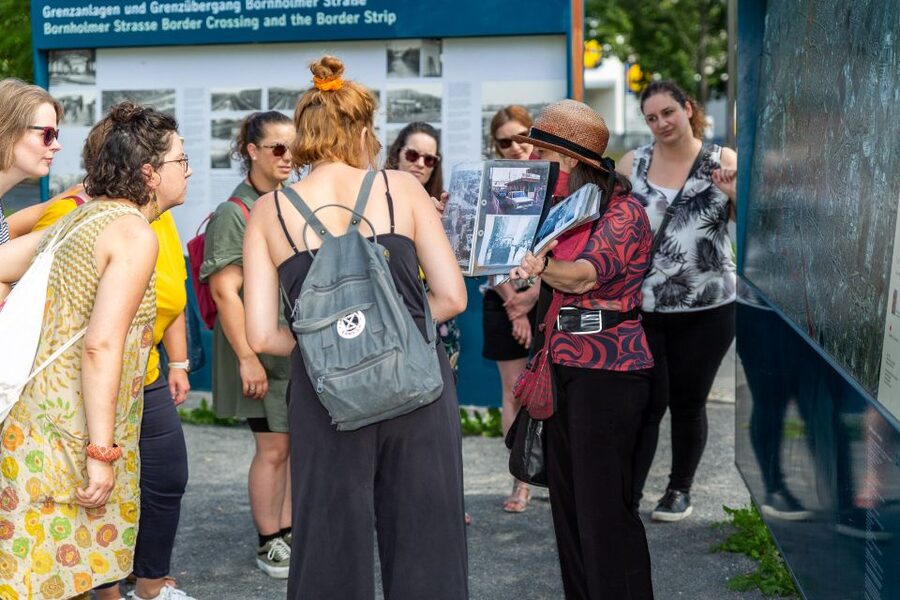 Berlin Wall: Small Group Guided Tour - Key things you will notice on this Berlin Wall walk