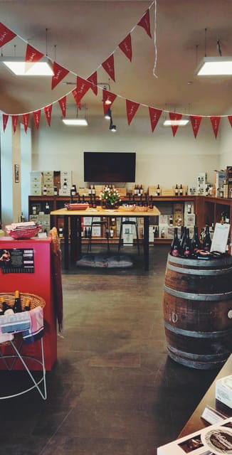 Berlin: Wine on Canvas - Paint Workshop and Wine Tasting - Jacques’ Wein-Depot, your cozy base in Berlin-Bötzowviertel