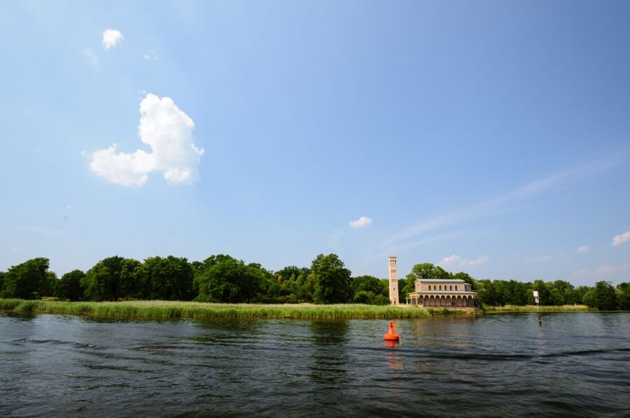 Berlin: World Heritage Cruise to Potsdam - Bridge A meet up, S7 access, and the window seat issue
