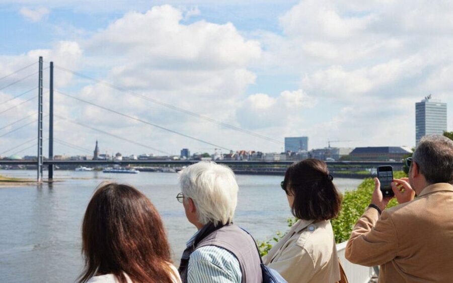 Best of Düsseldorf – The Highlight-Tour - Rhine Promenade Panoramas Along the Water
