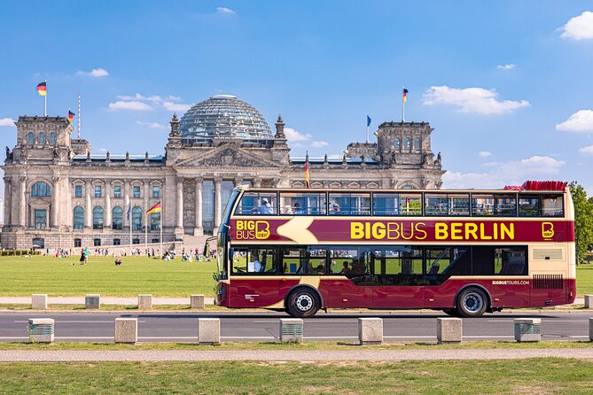 Big Bus Berlin Hop-On Hop-Off Sightseeing Tour & Currywurst - Audio commentary and the walking-tour add-ons