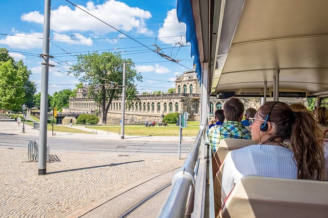 Big city tour hop on hop off 22 stops - A 22-stop, 2-hour bus overview that keeps your day flexible