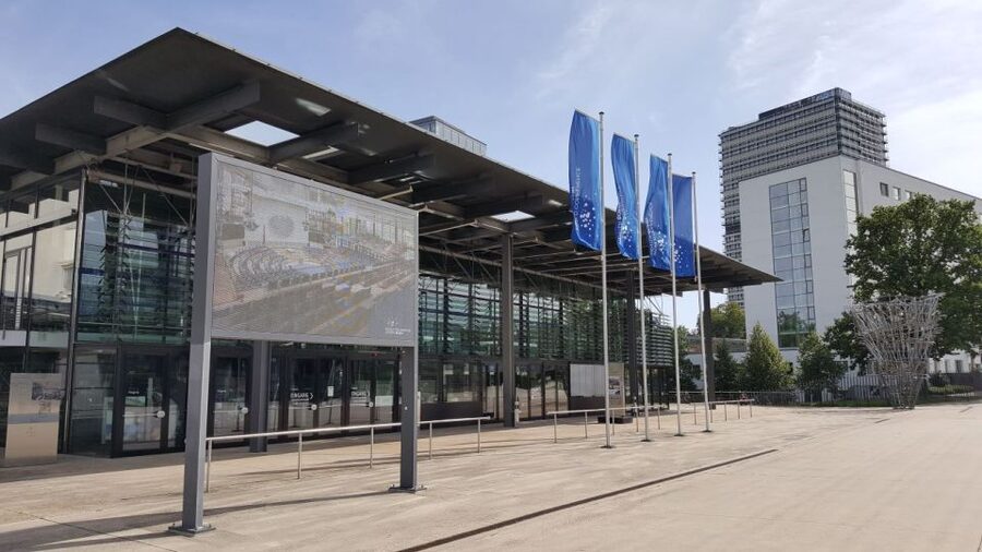 Bonn: Former Government District Private Tour - Meeting at Museum Koenig, then getting oriented quickly
