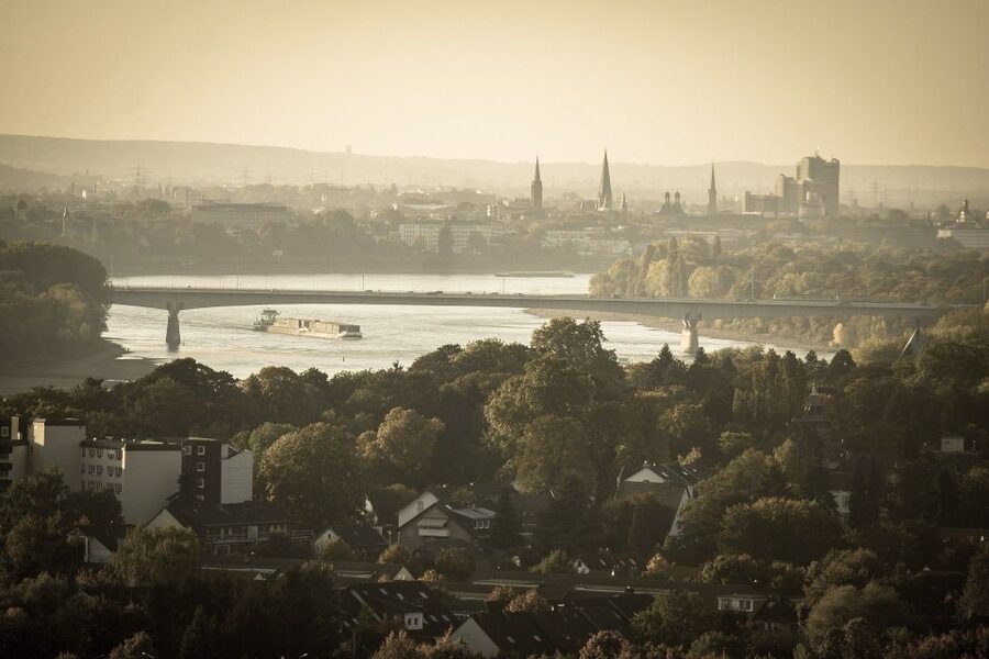 Bonn: Private Guided Walking Tour - Meeting Your Guide and How the 90 Minutes Feel