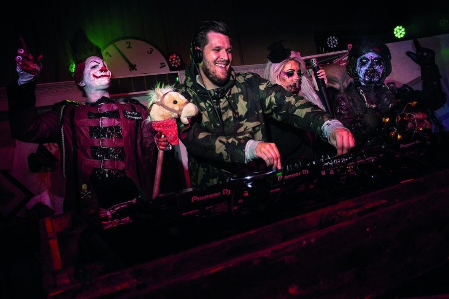 Bottrop: Movie Park Full-Day Admission Ticket - Halloween in October: what changes after dark