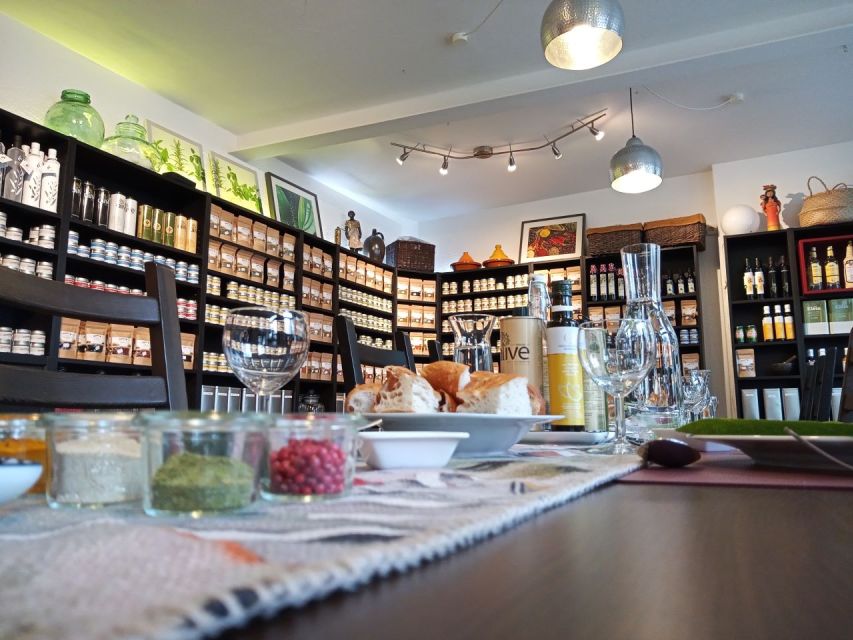 Braunschweig: Guided Walking Tour with Food Tastings - Who should book this, and who should skip it