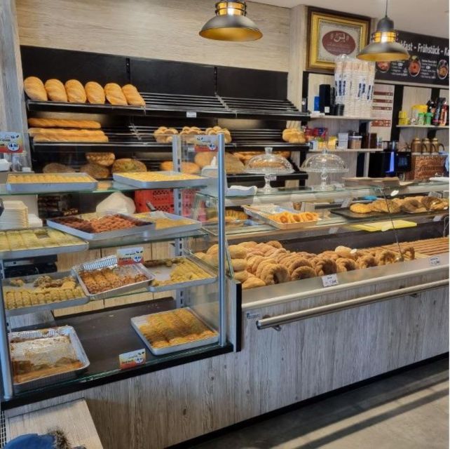Braunschweig: Guided Walking Tour with Food Tastings - History hits you in the street: squares, castles, and local landmarks