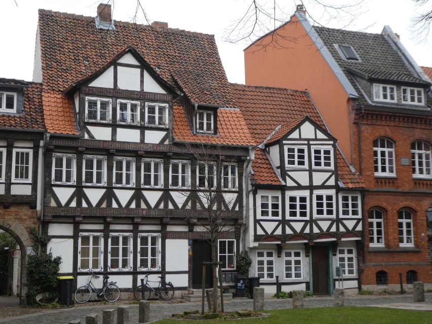 Braunschweig: Private City Walking Tour with Certified Guide - Altstadtmarkt: Hanseatic Life, St. Martin, and Cloth Hall Views