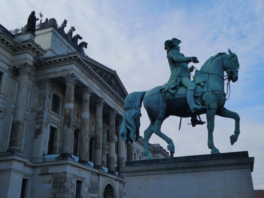 Braunschweig: Private City Walking Tour with Certified Guide - Language, Rules, and Photo Strategy