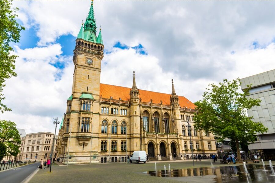 Braunschweig: Scavenger Hunt Self-Guided Walking Tour - Alte Waage and the Fun of Not Knowing Where the Next Clue Leads