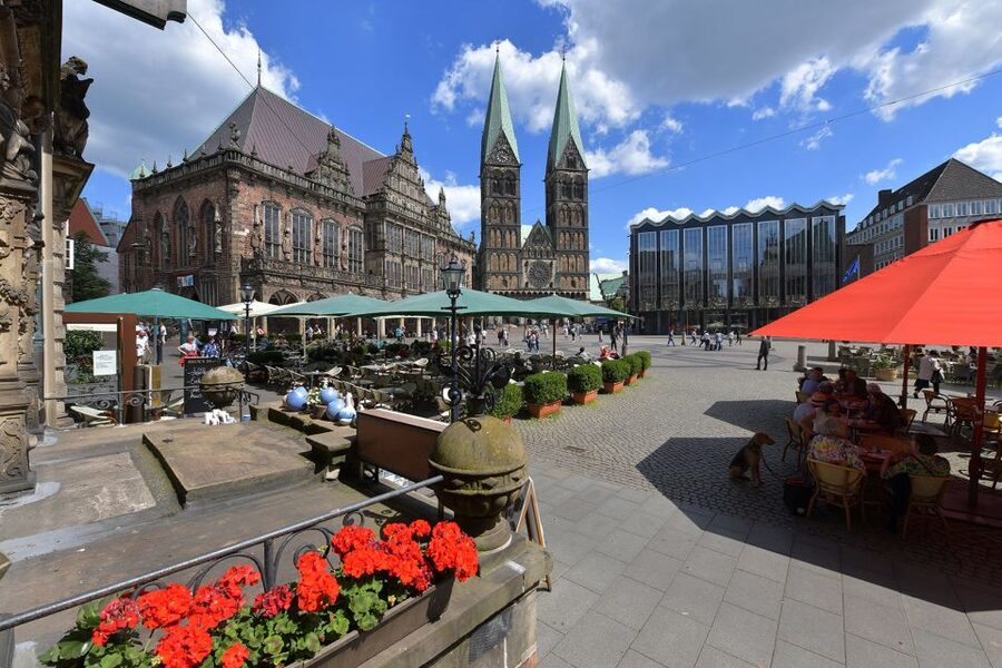Bremen: City Center Guided Walking Tour - Meeting Point and How the Walk Really Feels