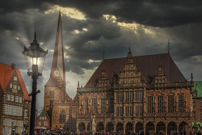Bremen: Private Walking Tour with a Professional Guide - Cathedral of St. Peter: the ceiling you will actually remember