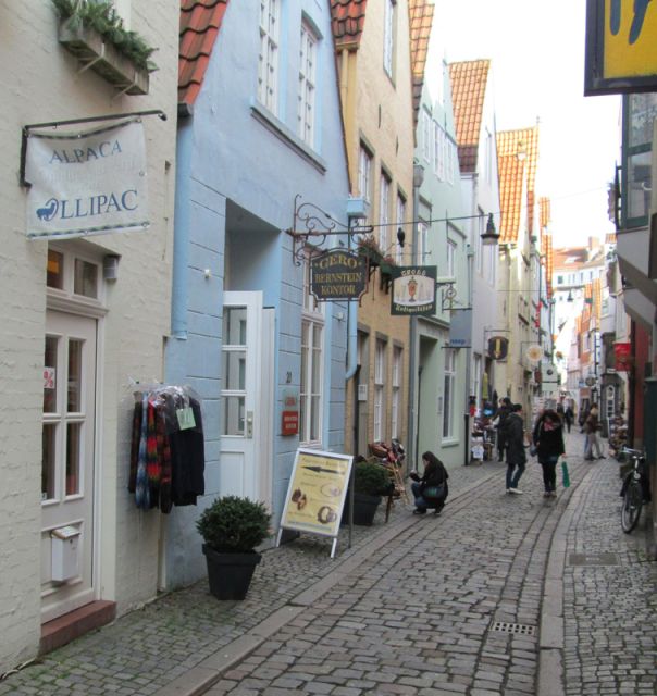 Bremen: Walking Tour of Historic Schnoor District - Key things that make this tour worth your time