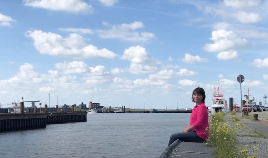 Bremerhaven: Sailor's yarn, legends and sea walking tour - Ghost ships, goblins, and the fun side of a port city