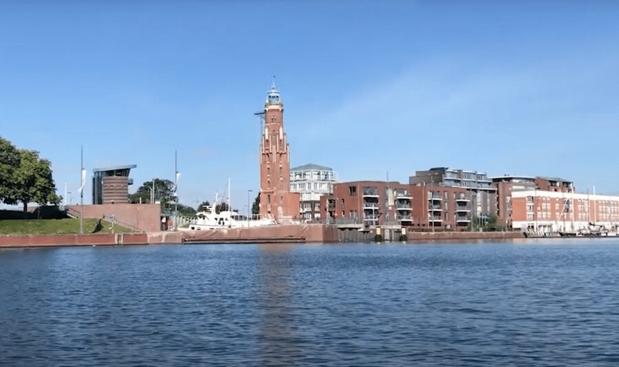 Bremerhaven: Sailor's yarn, legends and sea walking tour - The darkest thread: insurance fraud, murder links, and unanswered questions