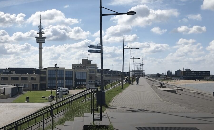Bremerhaven: Sailor's yarn, legends and sea walking tour - Who should book this and who might want to skip it